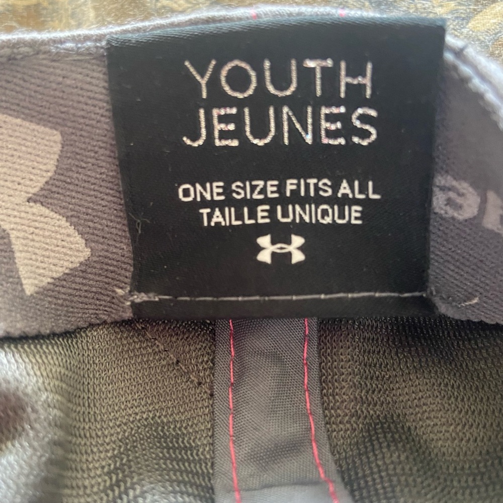 Under Armour YOUTH hat - Picture 3 of 6